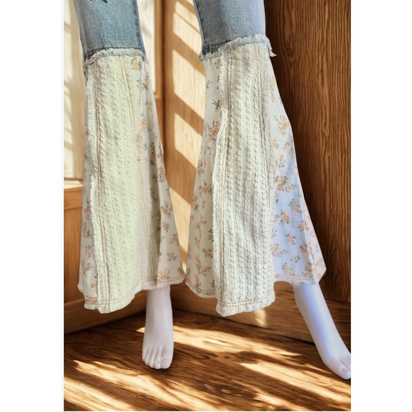 POL Clothing Floral Lace Rose Embroidered Flared Jeans Cottagecore Flowercore - Picture 4 of 5